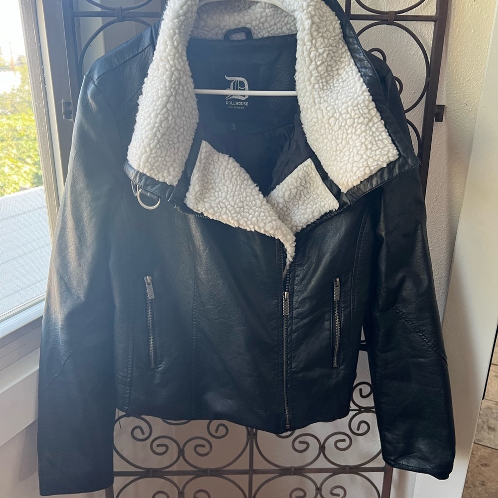Women Jacket 🧥 - Picture 2 of 7